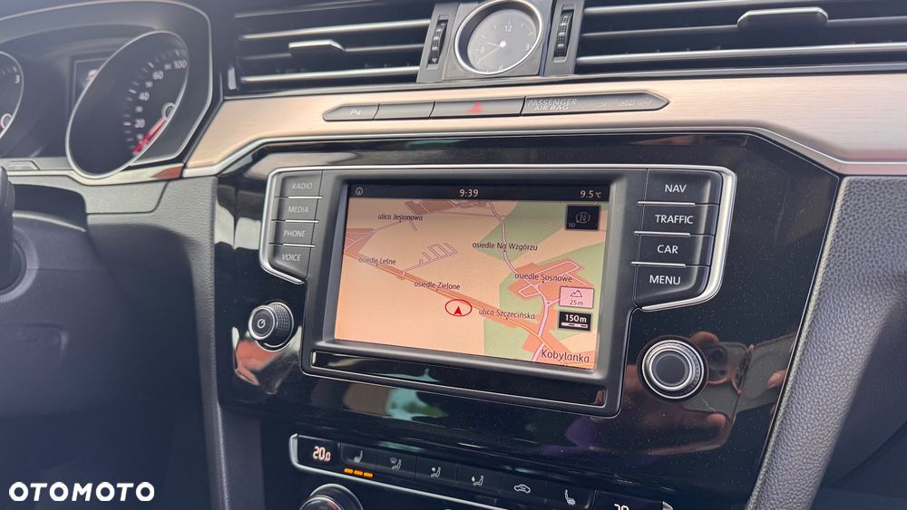 Volkswagen Passat Variant 2.0 TDI DSG (BlueMotion Technology) Highline - 38