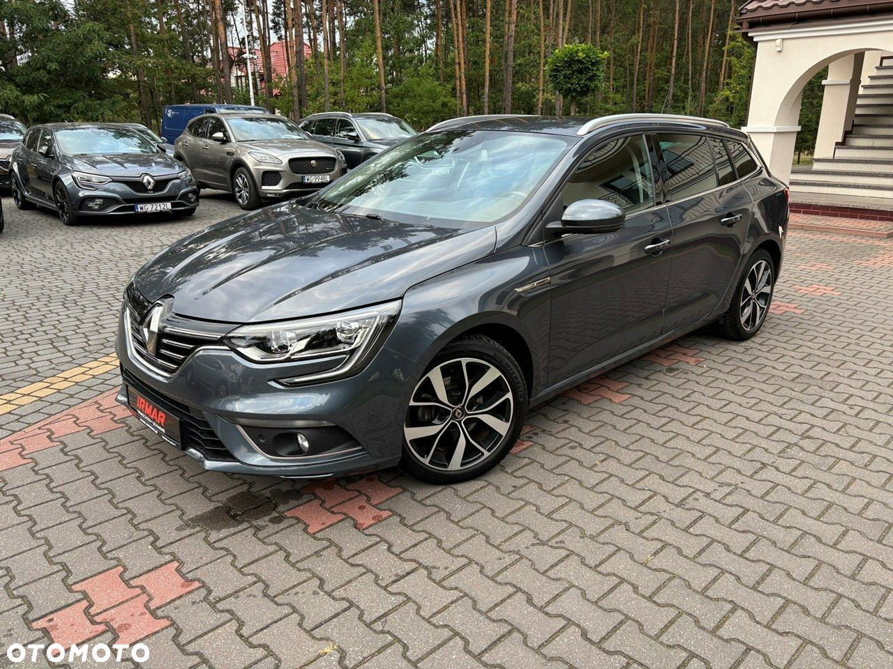 Renault Megane Grandtour ENERGY TCe 140 EDC BOSE EDITION - 3