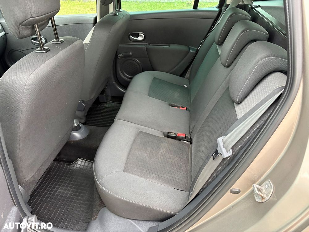 Renault Clio 1.5 dCi 90 FAP Luxe - 9