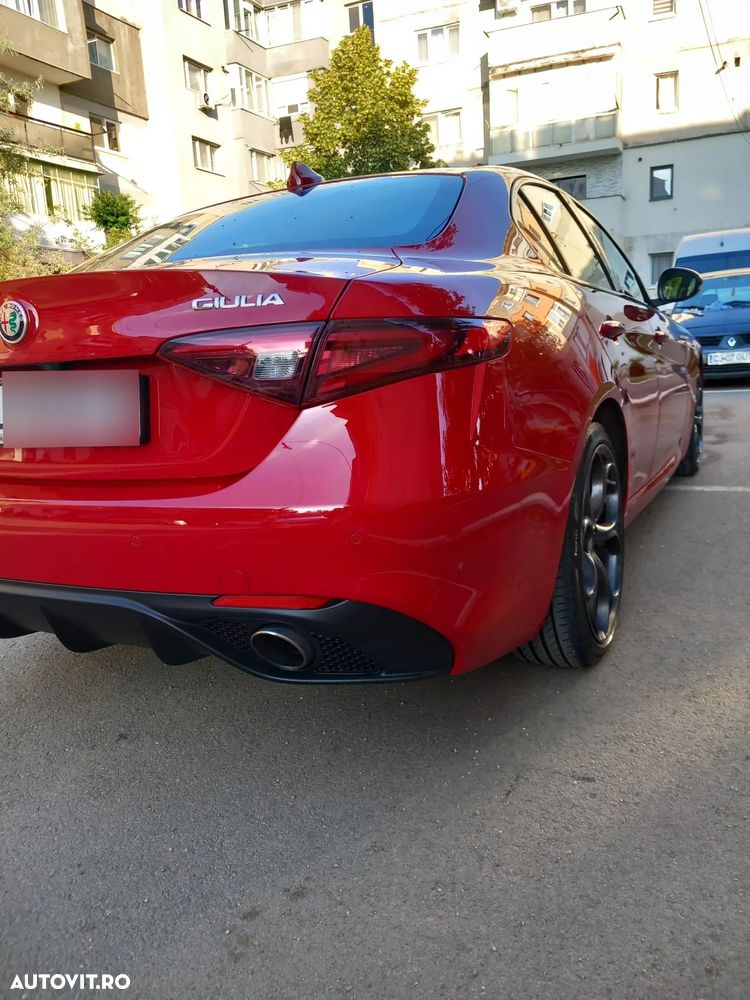 Alfa Romeo Giulia 2.0 Turbo AWD AT8 Veloce - 2