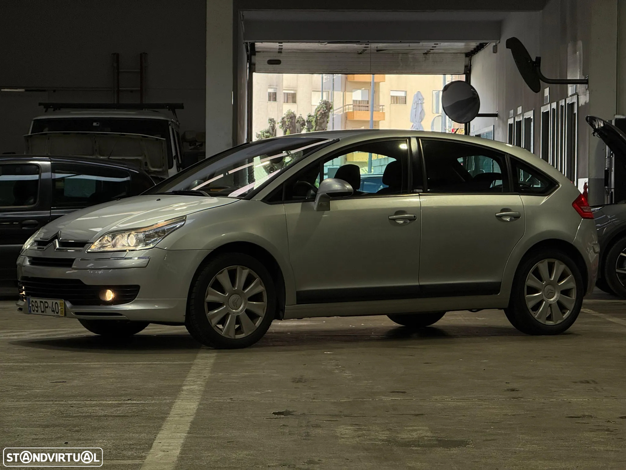 Citroën C4 1.6 HDi 110 Exclusive - 4