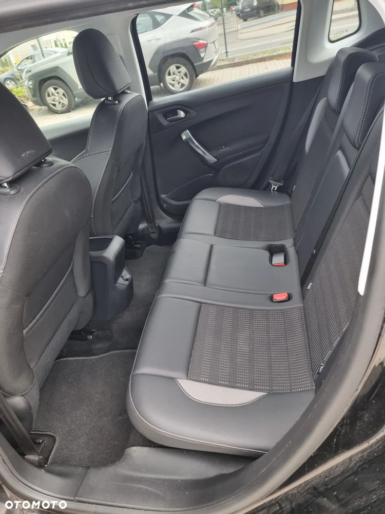 Peugeot 2008 1.6 BlueHDi Allure - 5