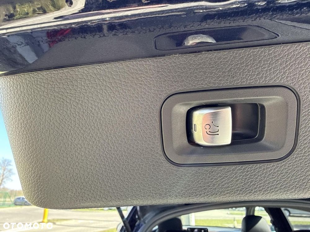 Mercedes-Benz GLC - 21