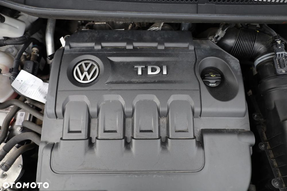 Volkswagen Touran 1.6 TDI BMT Comfortline - 22