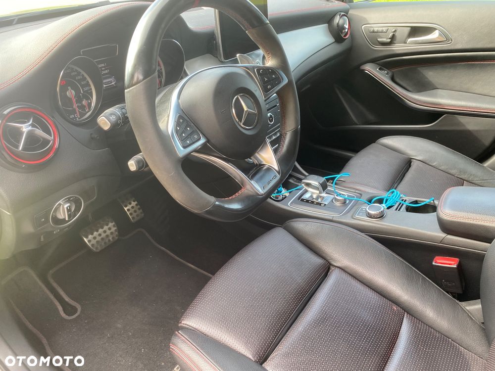 Mercedes-Benz GLA AMG 45 4-Matic - 16
