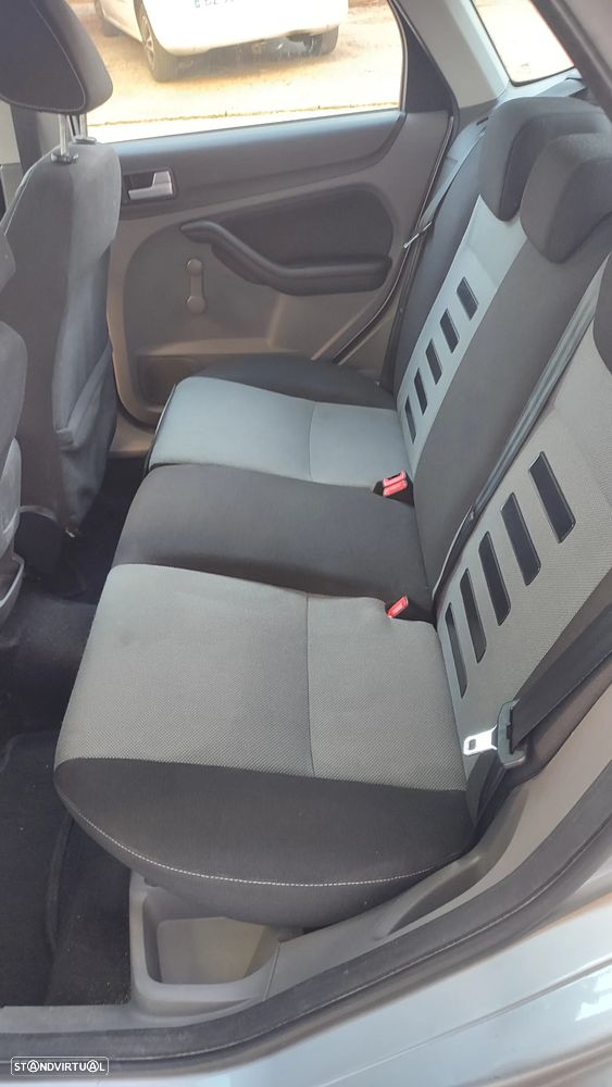 Ford Focus 1.4 16V Trend - 7