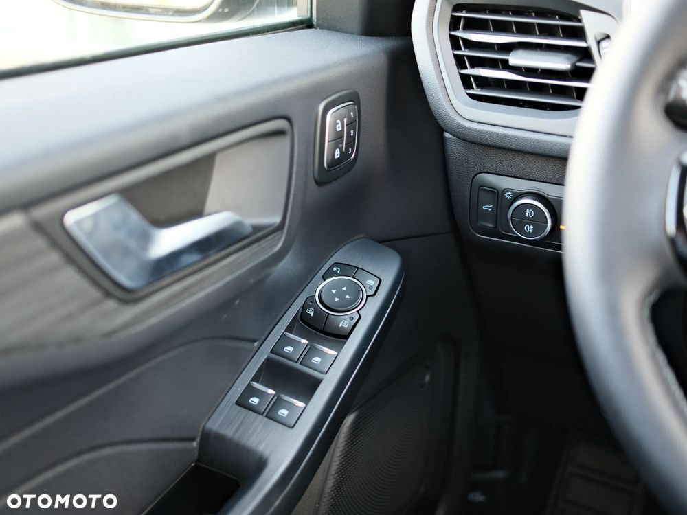 Ford Kuga - 23