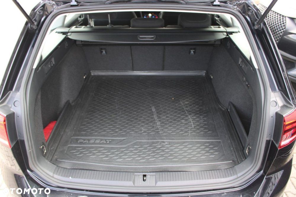 Volkswagen Passat - 13
