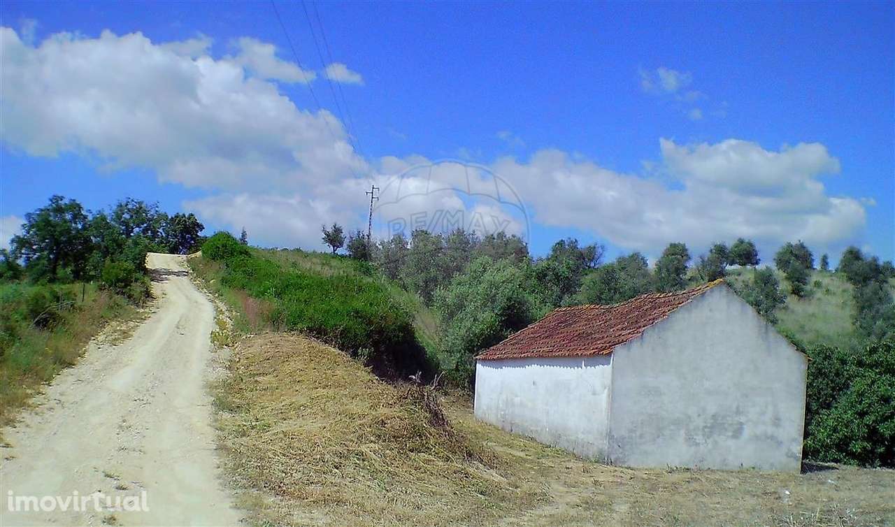 Moradia T2 para venda - Grande imagem: 2/25