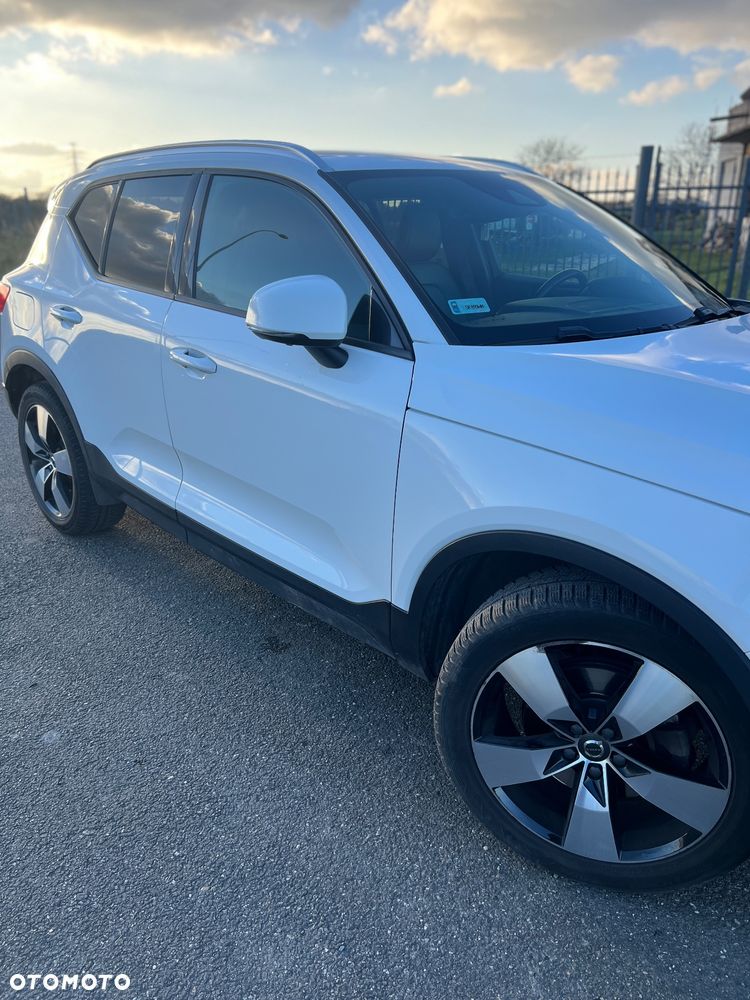 Volvo XC 40 T4 AWD Momentum Pro - 23