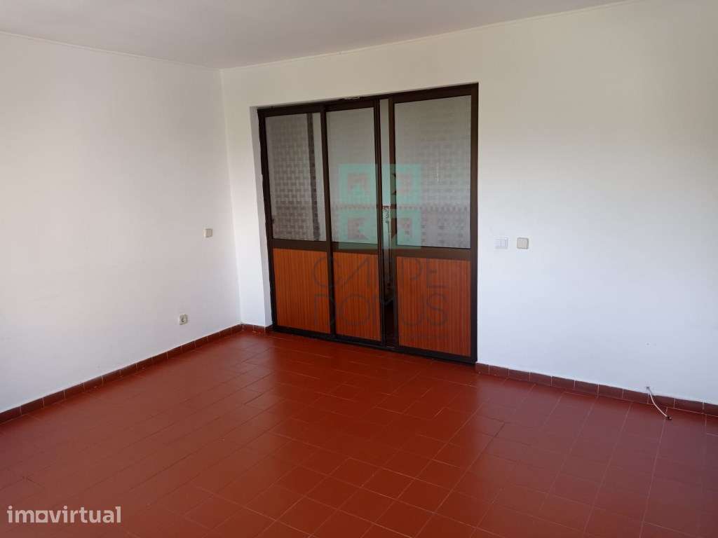 Apartamento T3, para renovação, em Casal de Cambra - Sintra - Grande imagem: 3/21