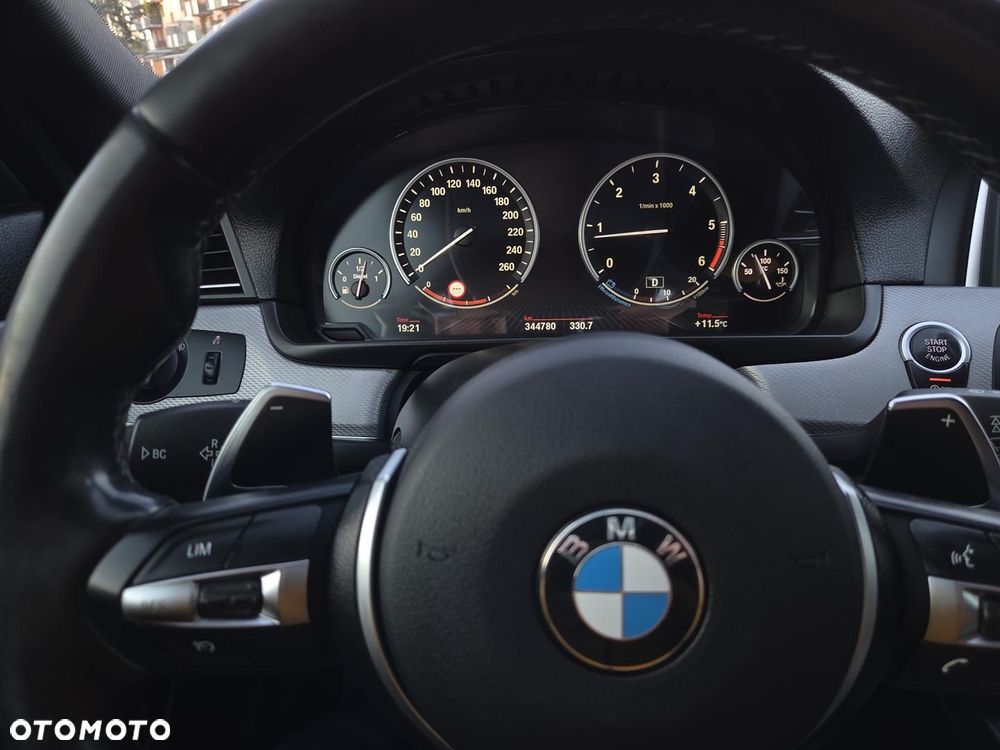 BMW Seria 5 520d - 35
