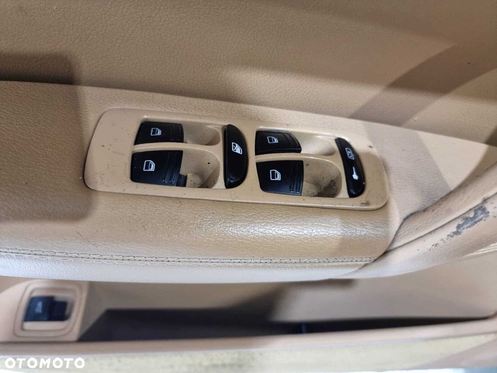 Porsche Cayenne - 23