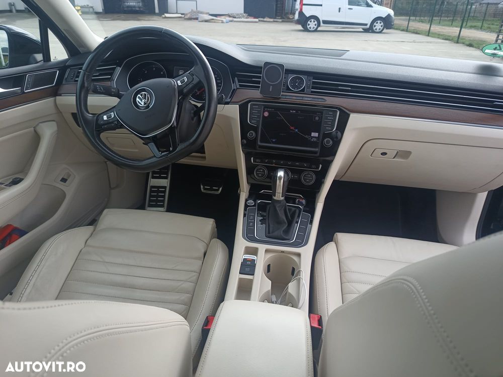 Volkswagen Passat 2.0 TDI DSG Highline - 9