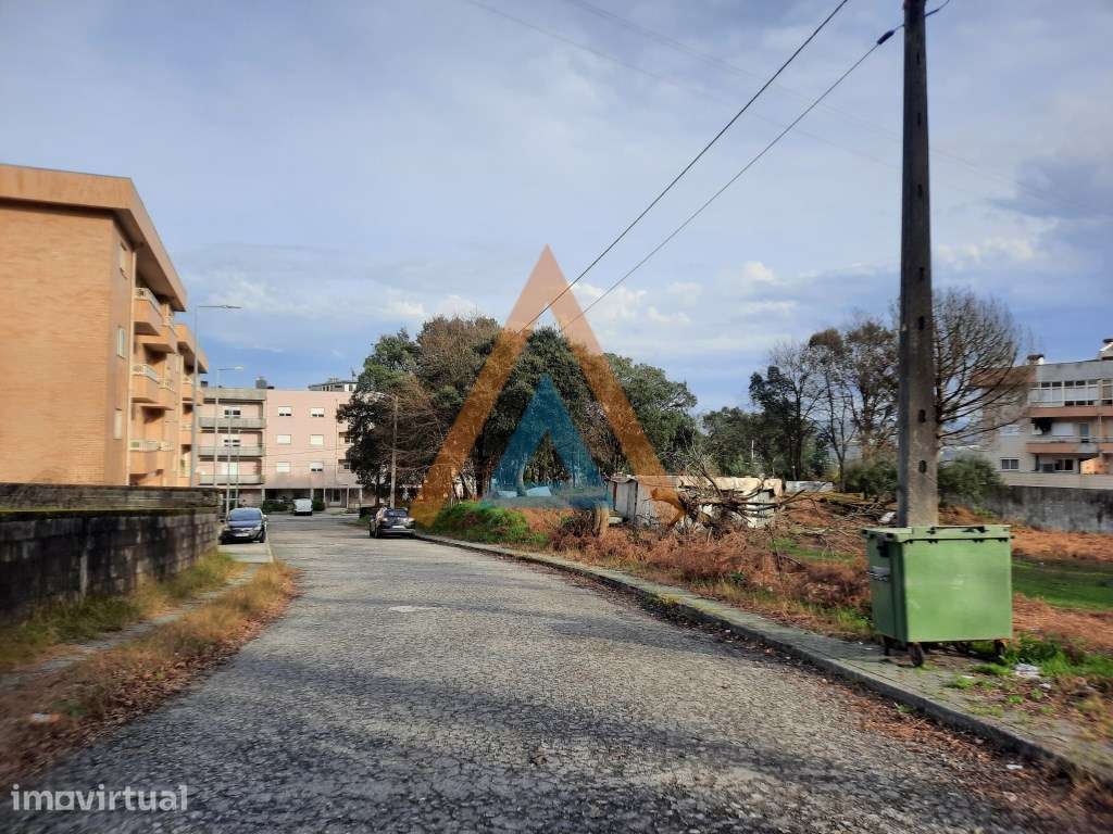 Terreno no centro da Vila de Cucujães - Grande imagem: 5/9