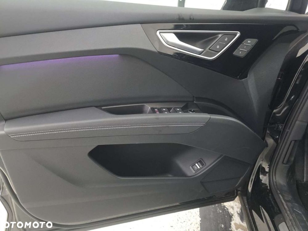 Audi Q4 e-tron - 11