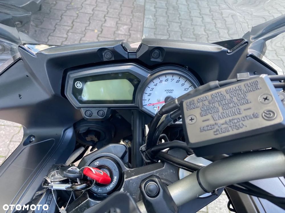 Yamaha FZ8 - 5