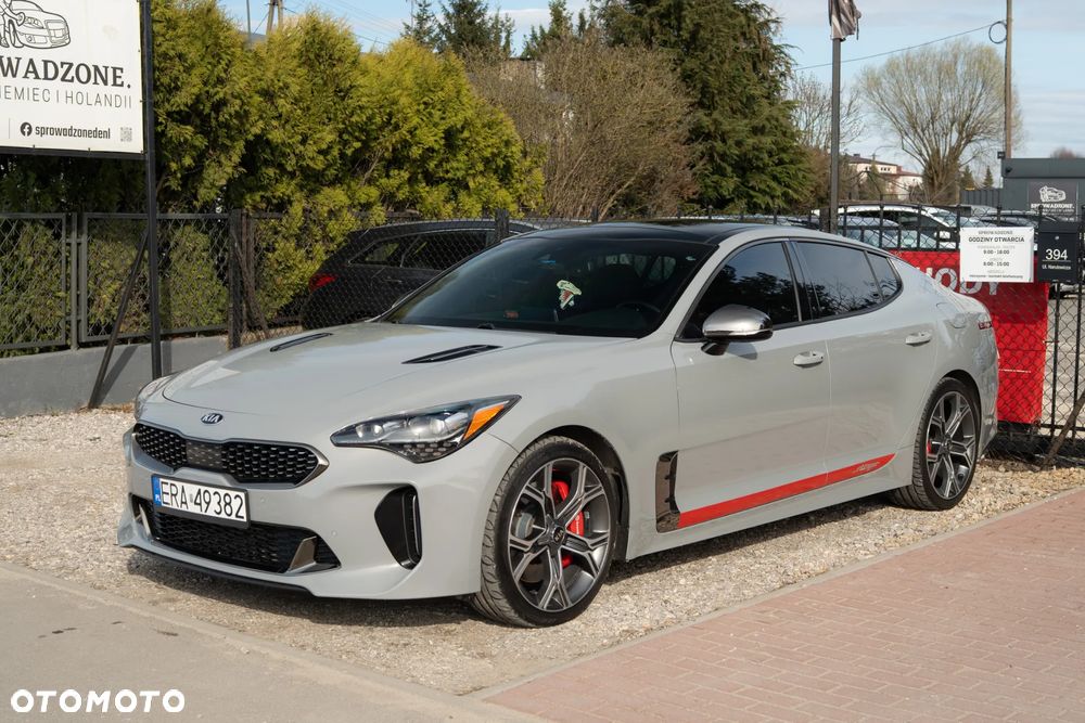 Kia Stinger - 36