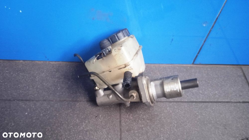 Pompka zbiorniczek płynu hamulcowego serwa Mercedes W124 - 1
