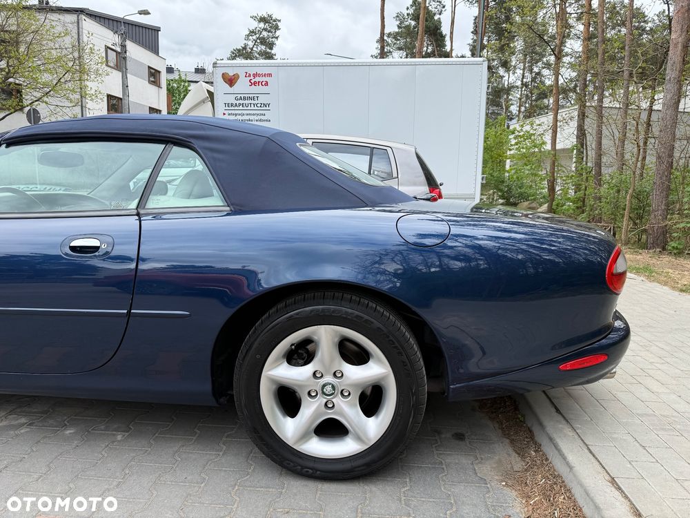 Jaguar XK8 - 17