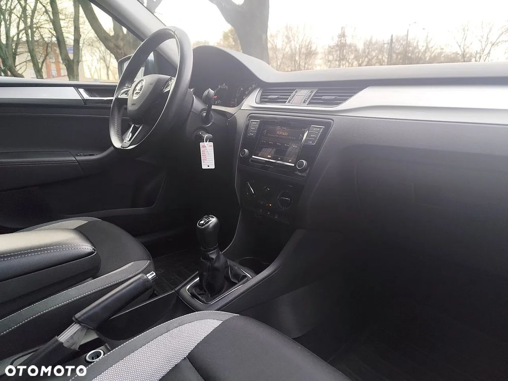 Skoda RAPID 1.0 TSI Active - 11