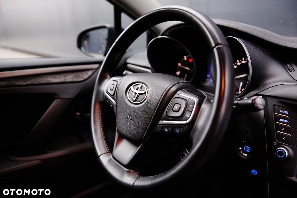 Toyota Avensis 2.0 D-4D Prestige - 35