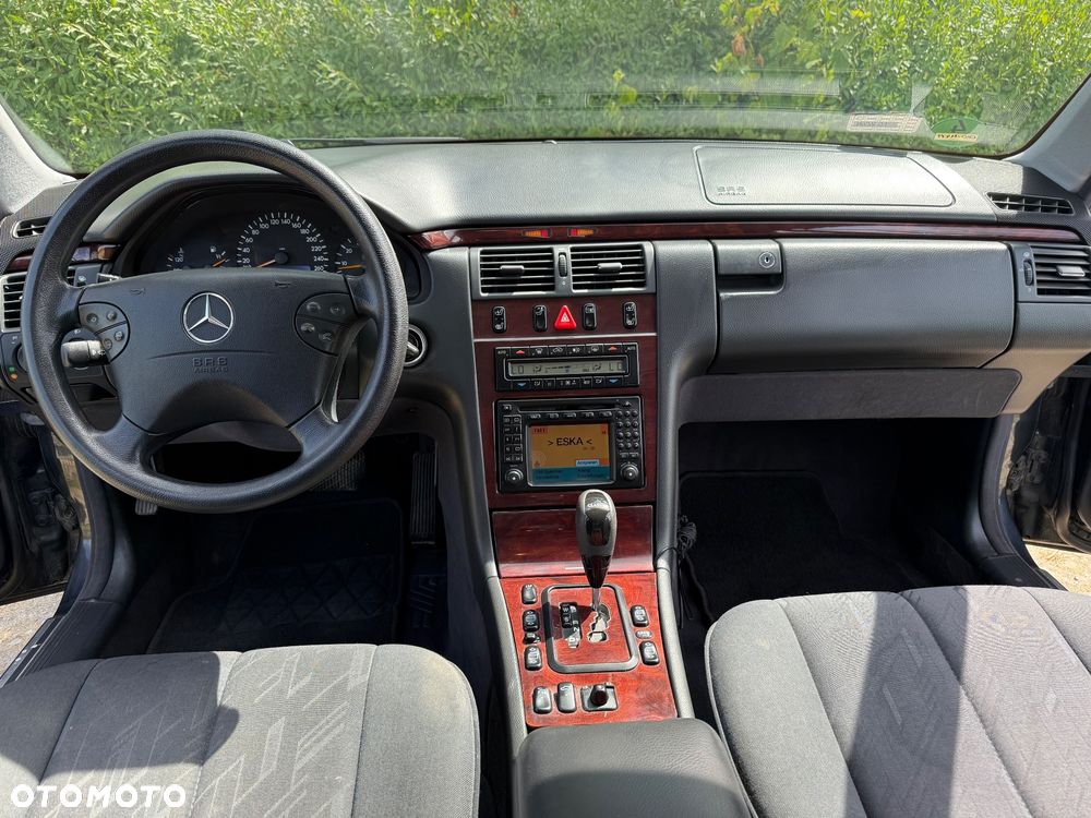 Mercedes-Benz Klasa E - 16