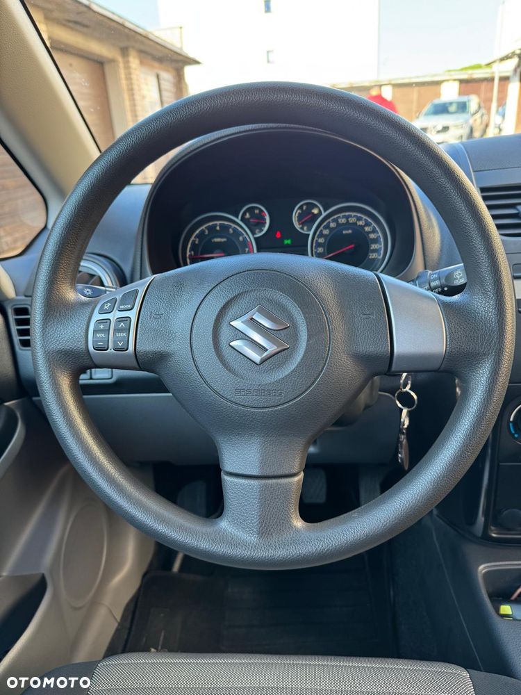 Suzuki SX4 1.6 Premium - 10