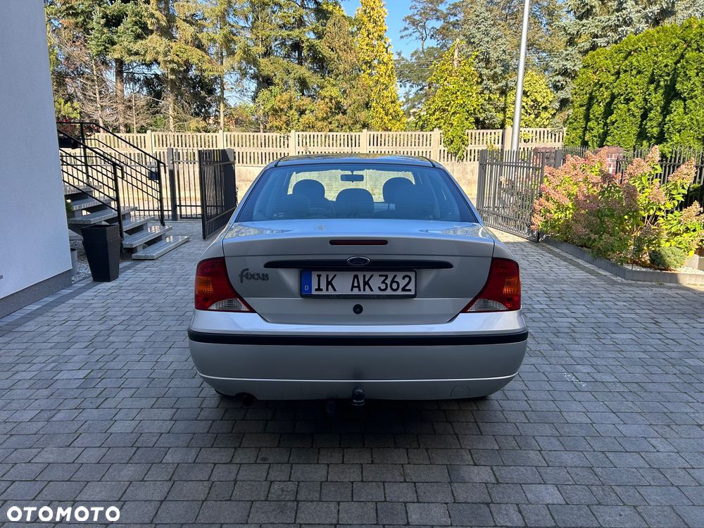 Ford Focus 1.6 Ghia - 15