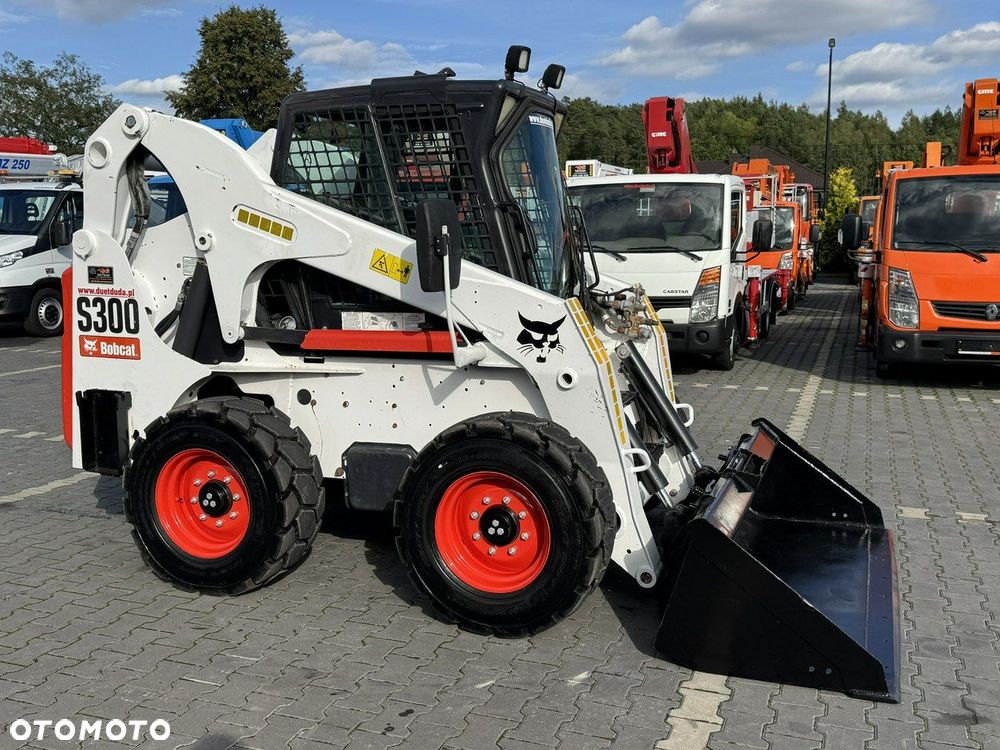 Bobcat S300 Joystick Mini Ładowarka Waga 3692kg - 12
