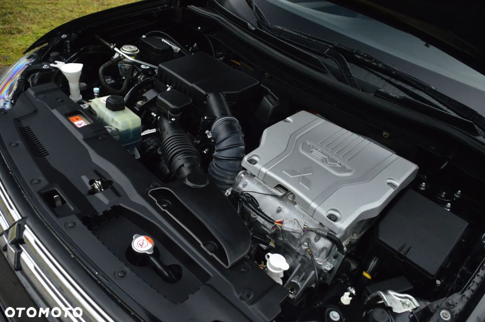 Mitsubishi Outlander - 31