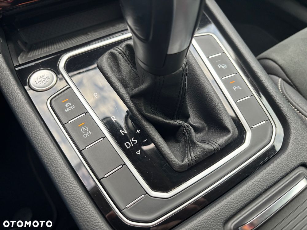 Volkswagen Passat 2.0 TDI EVO Elegance DSG - 32