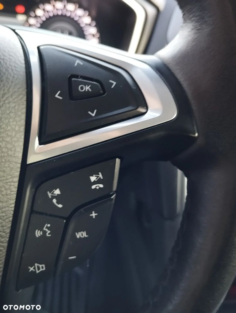 Ford Mondeo - 22