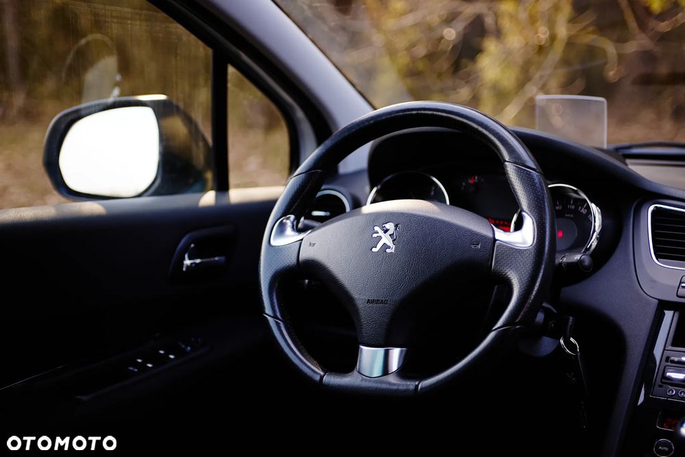 Peugeot 5008 HDI FAP 150 Allure - 25