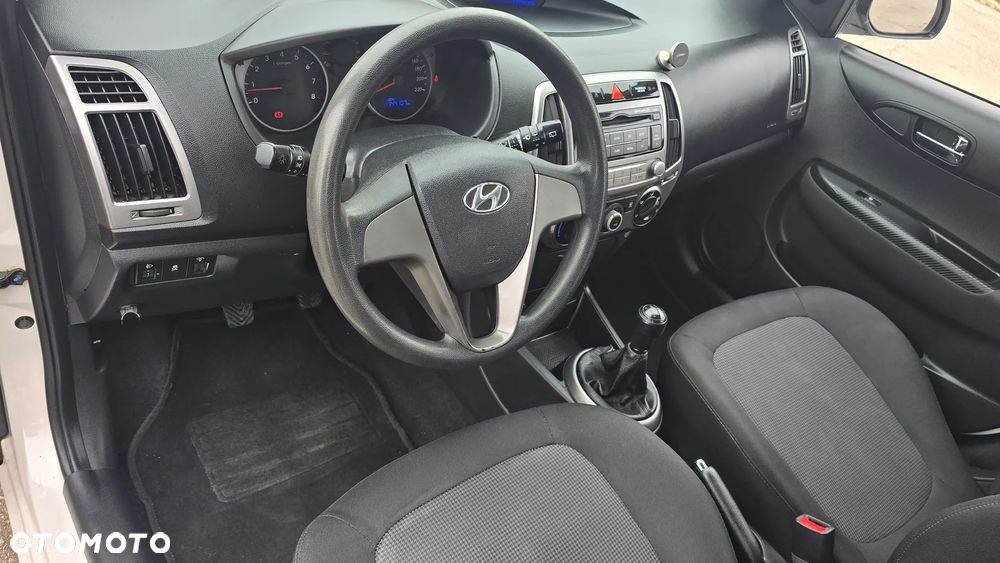 Hyundai i20 - 15
