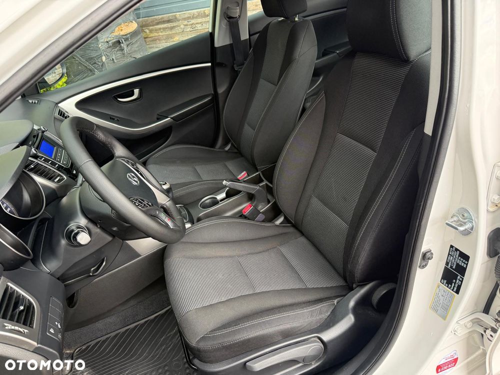Hyundai i30 1.4 Classic + - 12