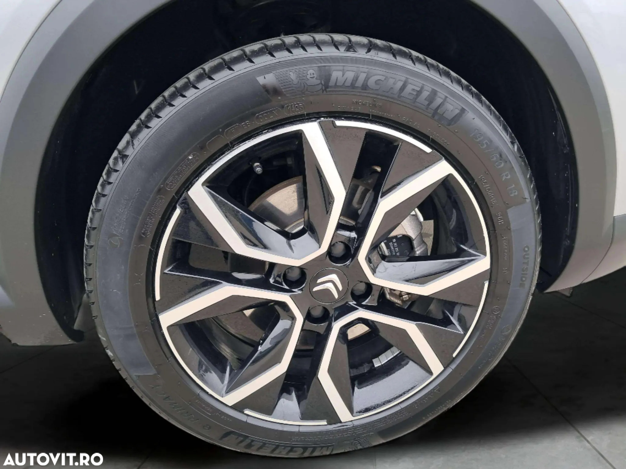 Citroën C4X E-C4 X Shine - 13