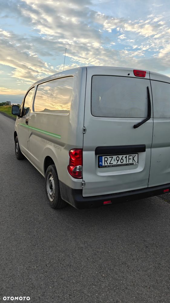 Nissan NV200 - 4
