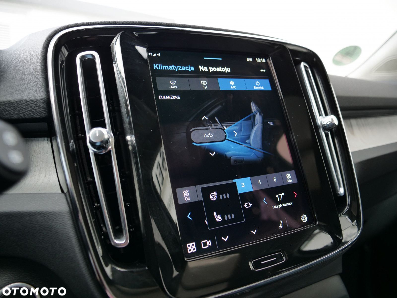 Volvo XC 40 - 28