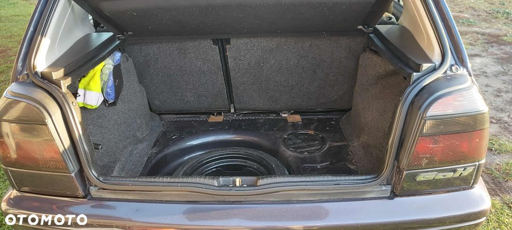 Volkswagen Golf 1.6 - 18