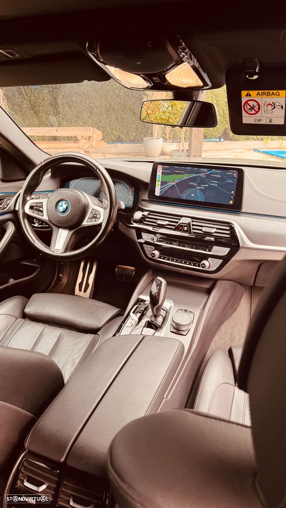 BMW 530 e Pack Desportivo M - 13