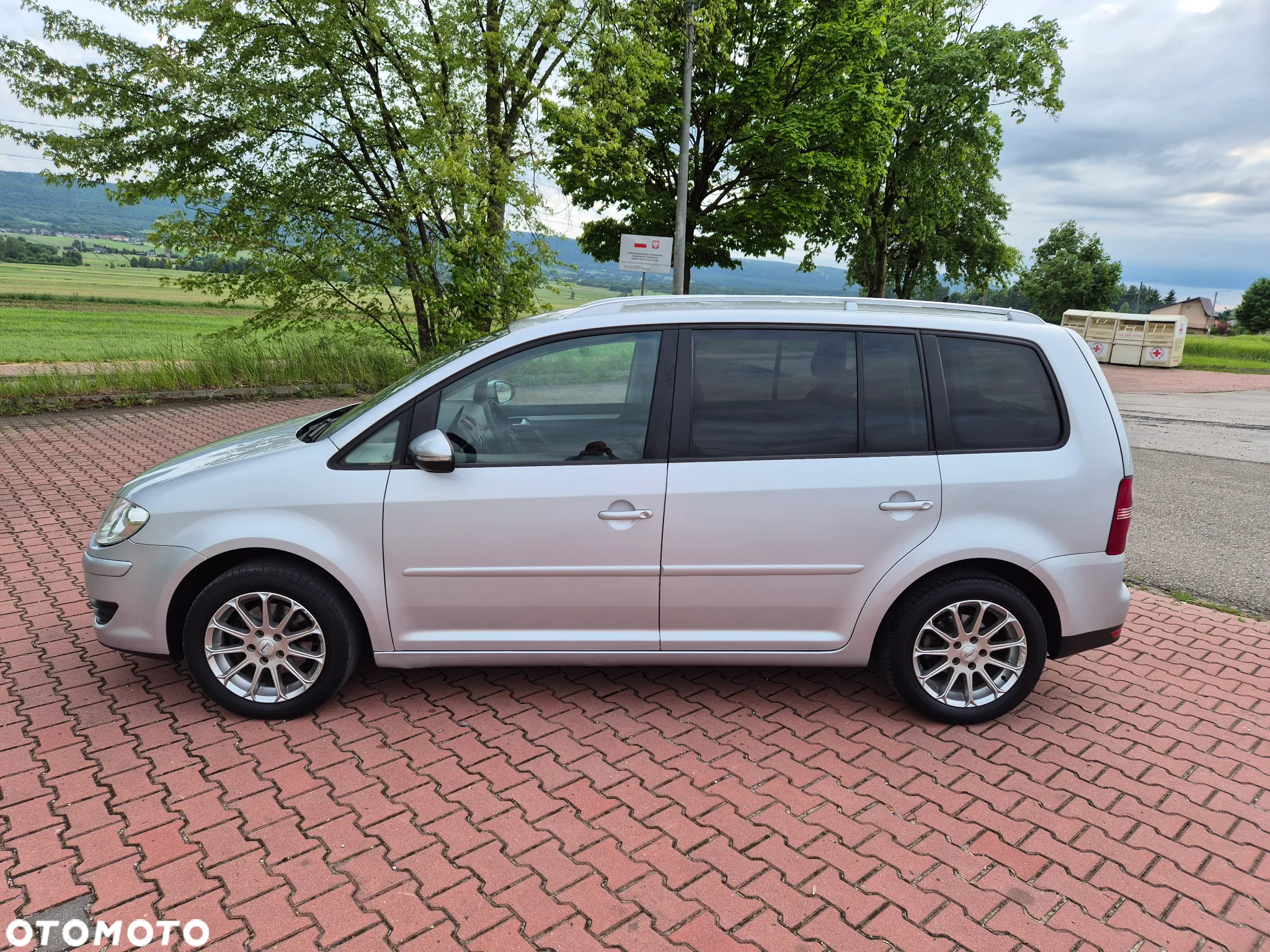 Volkswagen Touran 1.6 Conceptline - 9