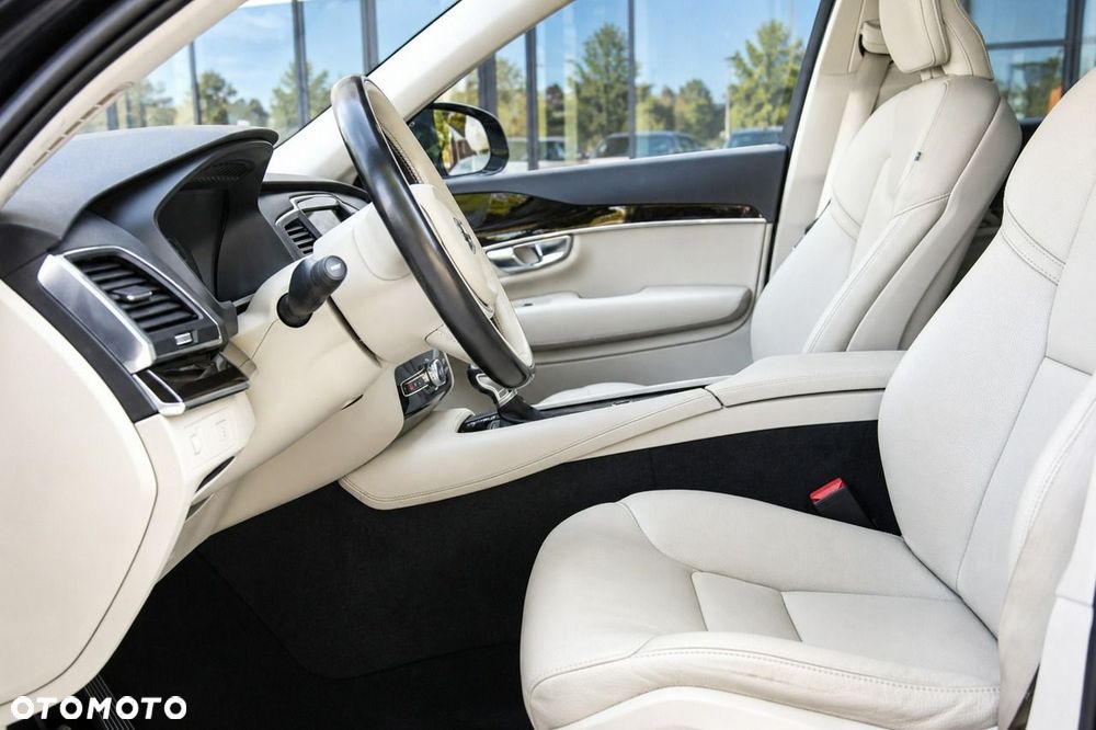 Volvo XC 90 - 21