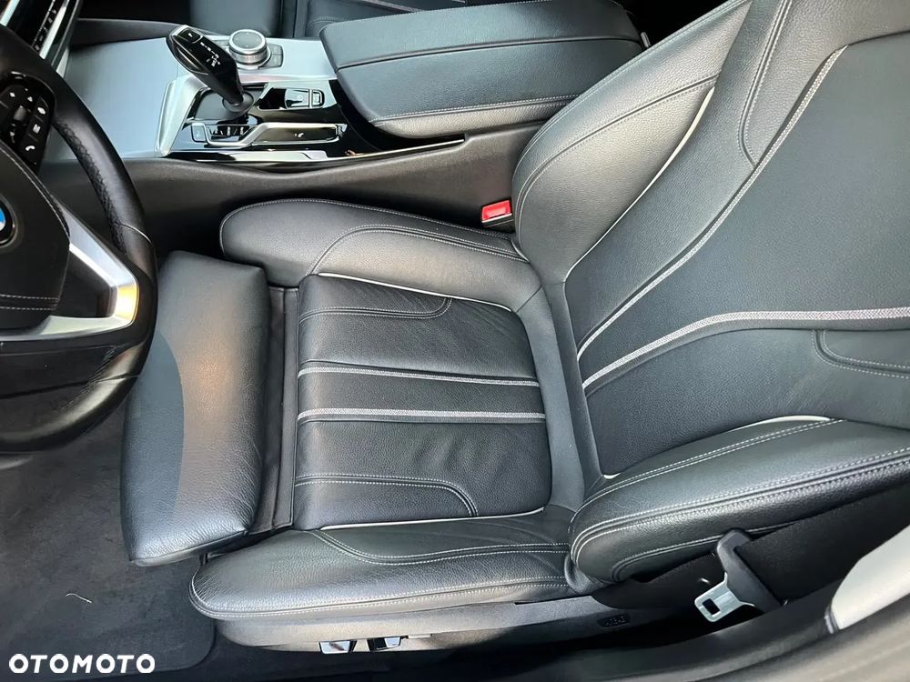 BMW Seria 5 520d Sport Line - 11