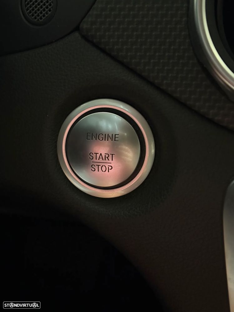 Mercedes-Benz GLA 220 4Matic 7G-DCT - 20