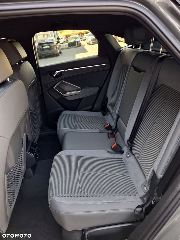 Audi Q3 Sportback - 12