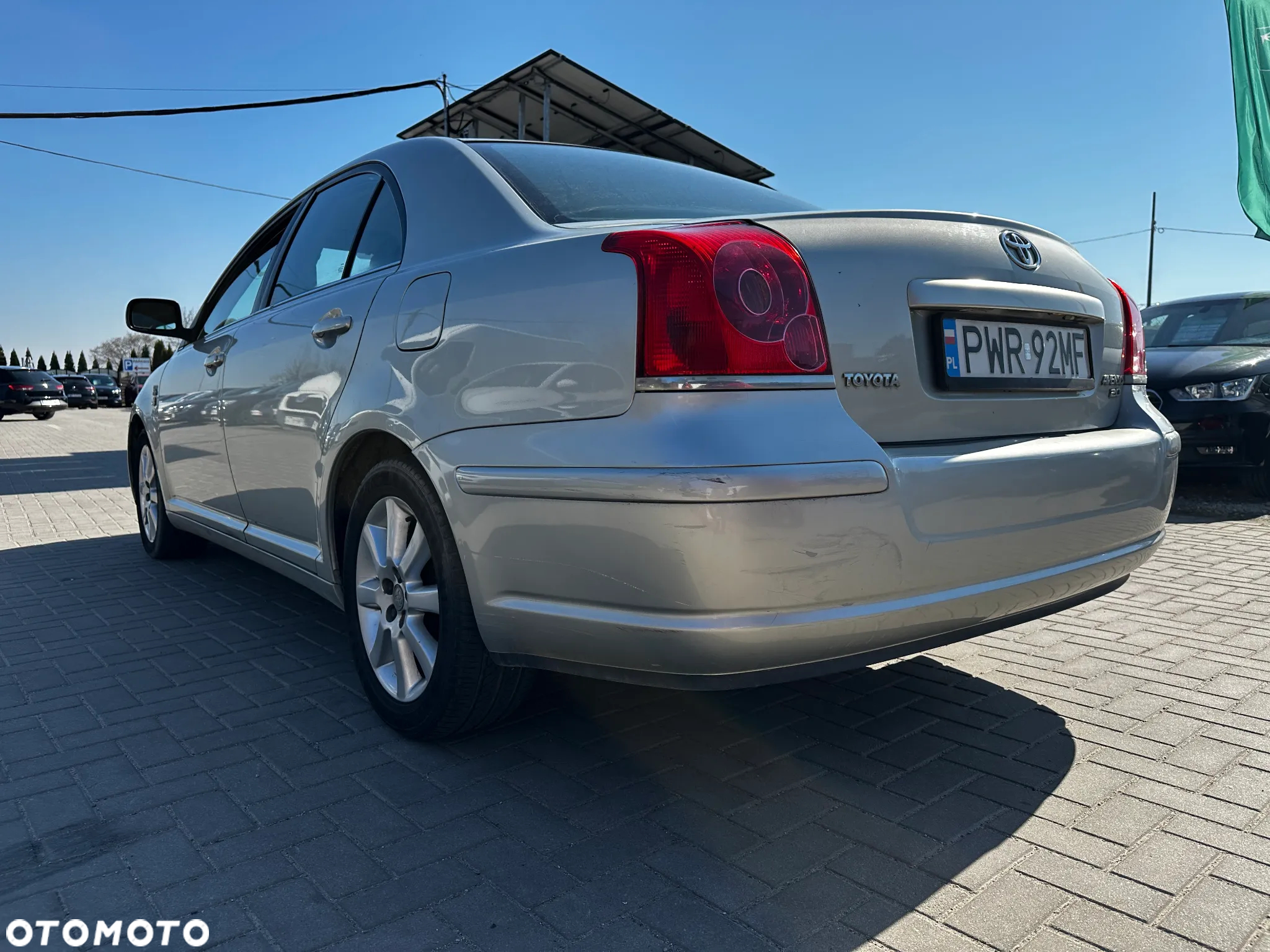 Toyota Avensis - 32