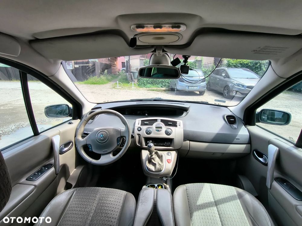 Renault Scenic 2.0 Confort Privilege - 6