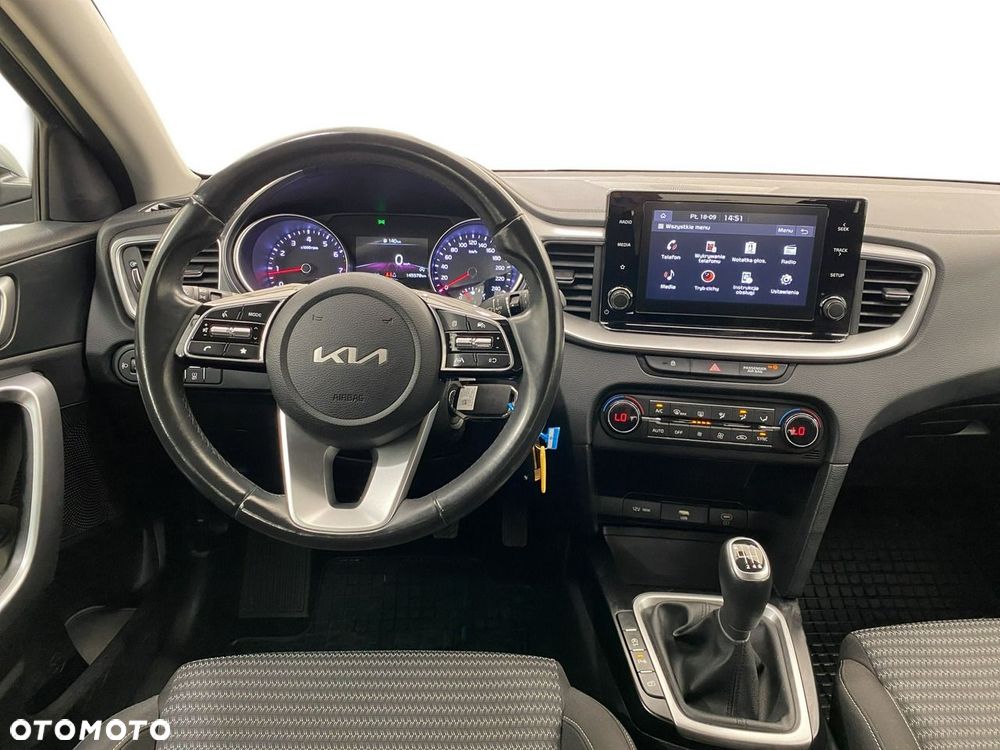 Kia Ceed 1.5 T-GDI M - 10