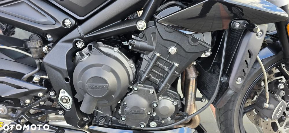 Triumph Street Triple - 12